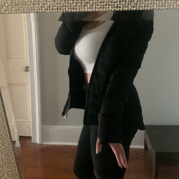 Lululemon - Picture 4 of 5